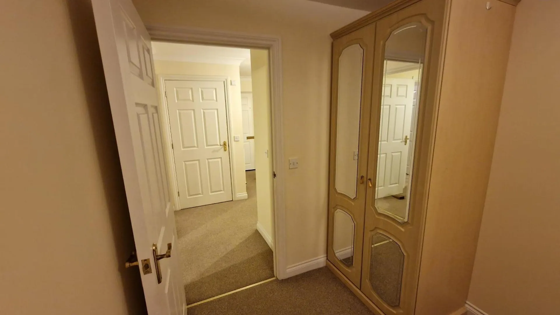 Charming 2-Bed Apartment In Central Southampton
