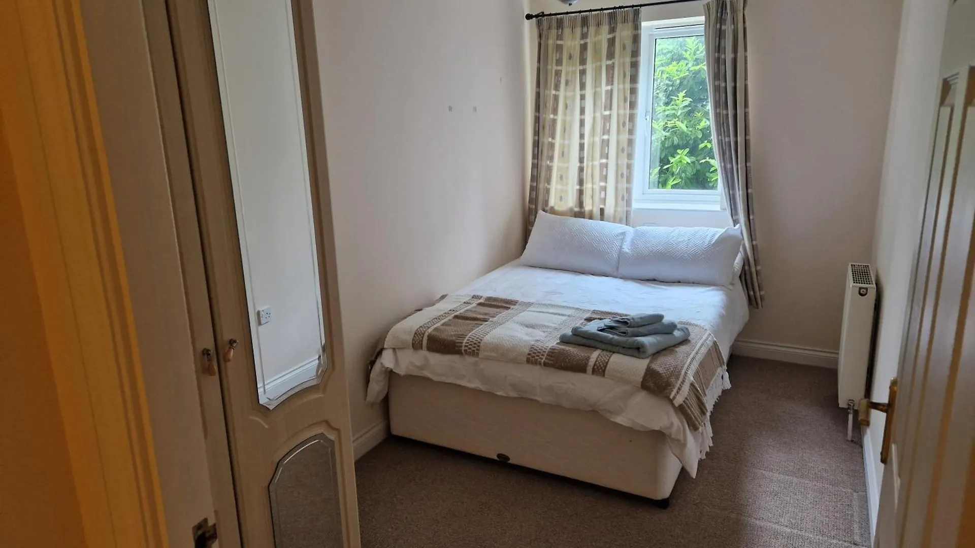 Charming 2-Bed Apartment In Central Southampton 0*,