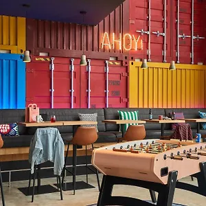 4* Hotel Moxy