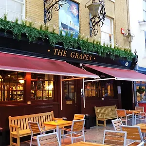 3* Locanda The Grapes Pub